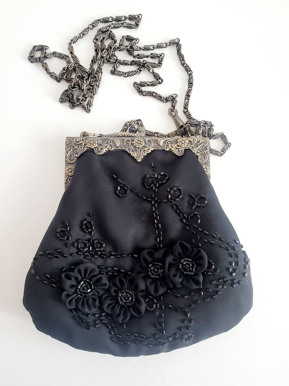 Vintage-Inspired Black Beaded Floral Evening Bag